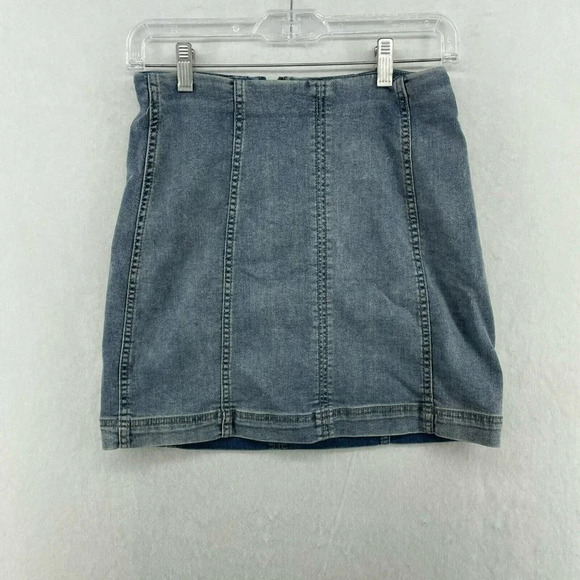 Free People Skirt Women's Sz 6 Blue Jean Denim Mini Light Wash A-Line Retro Y2K - Picture 1 of 9